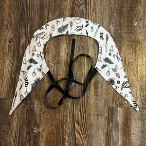 Ghosts in the Snow Collar